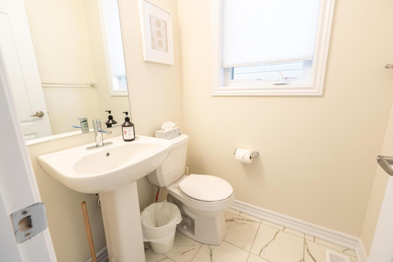 Brand New Home Minutes From Niagara Falls. Thorold Eksteriør bilde